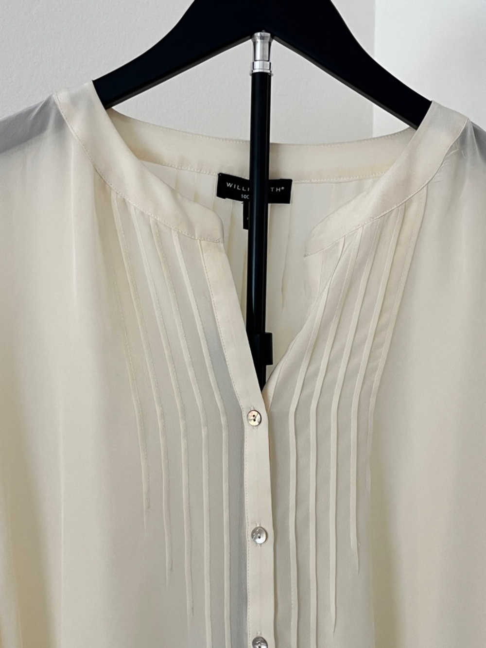✨ NWOT! Elegant Willi Smith 100% Silk Ivory Blouse | Office to Evening Chic - Picture 6 of 13